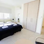 Villa 045 *